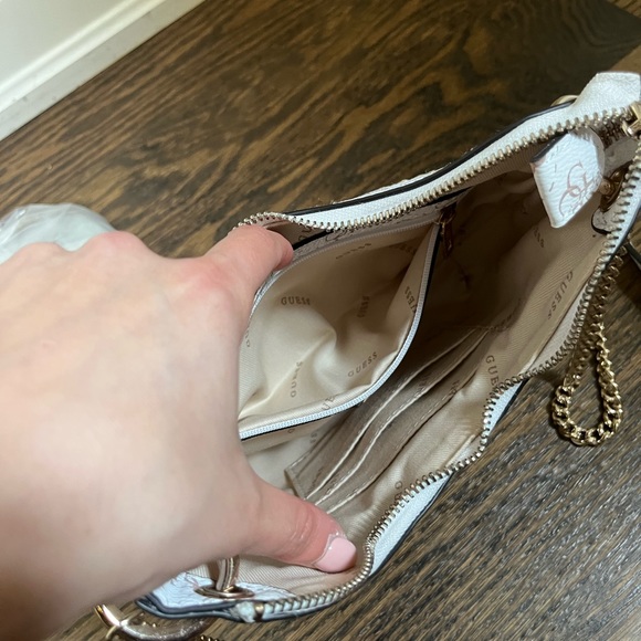 Guess crossbody handbag - Picture 14 of 16